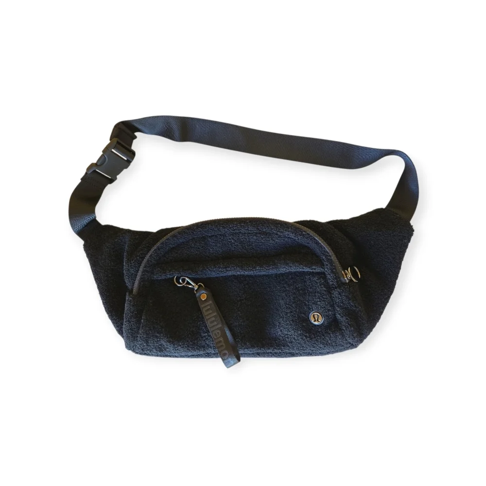 Lululemon On The Beat Black Sherpa Fleece Over The Shoulder Crossbody Belt Bag - Picture 6 of 14